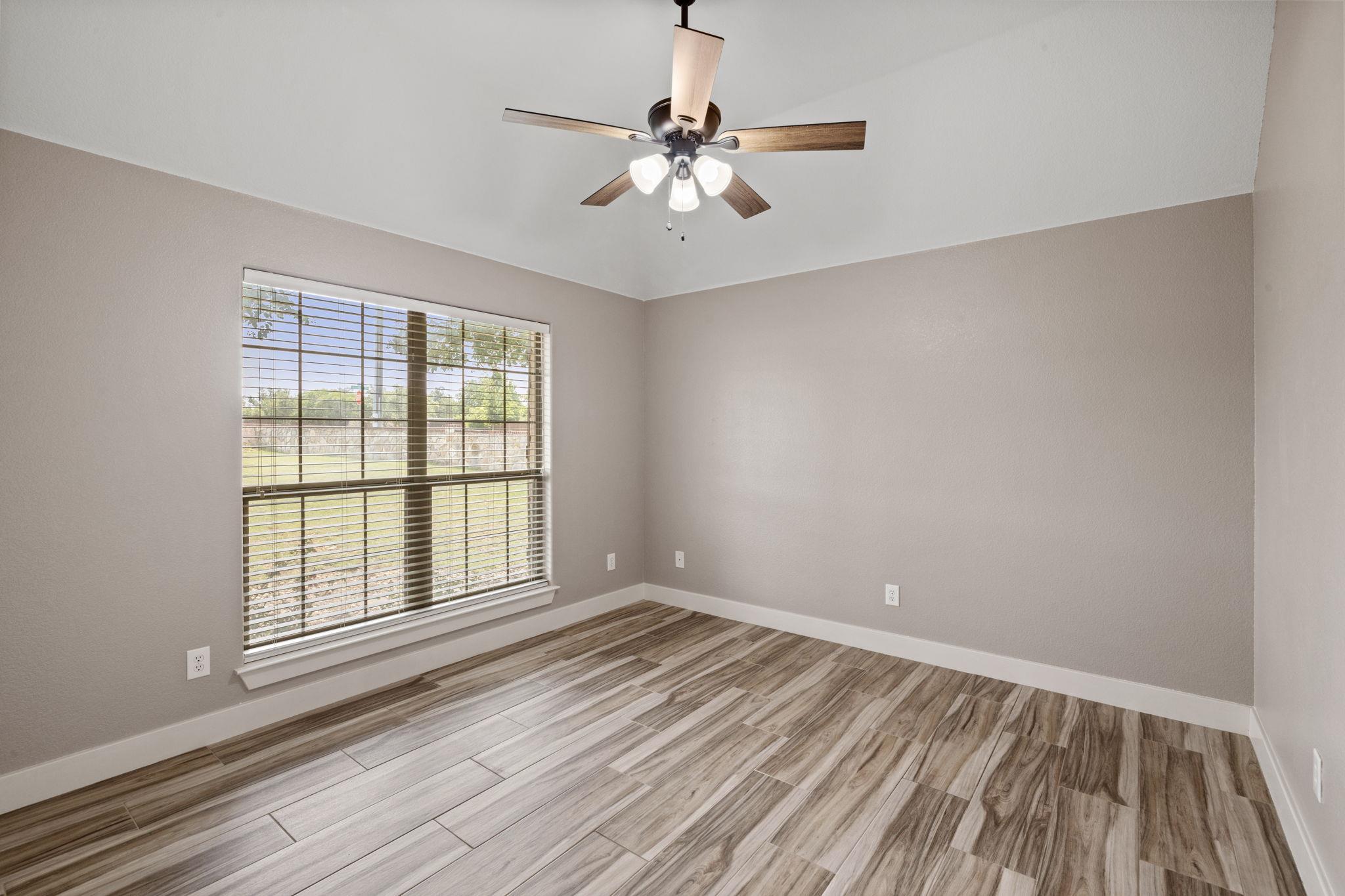 781 Woodland Dr, Driftwood, TX 78619