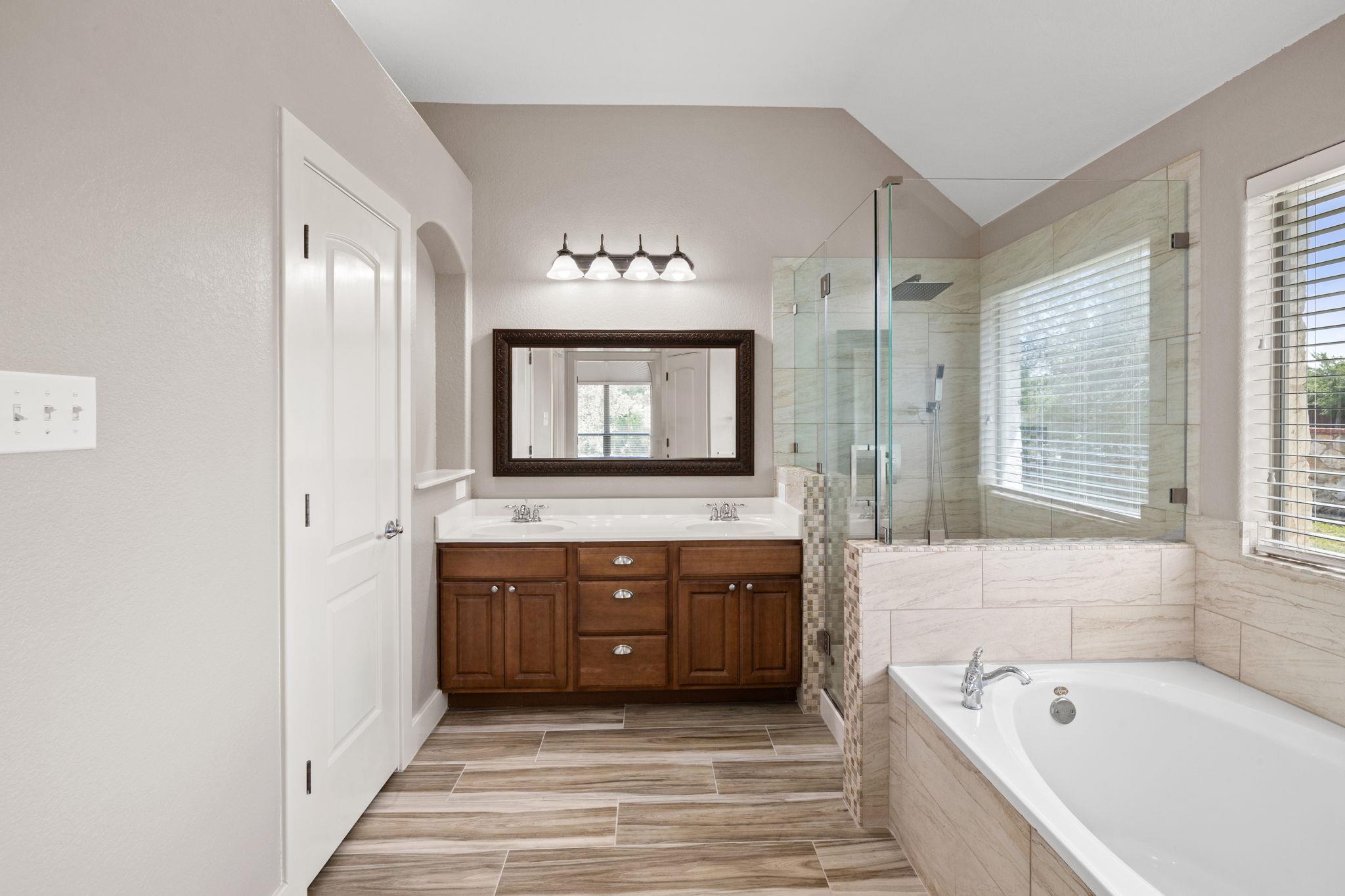 781 Woodland Dr, Driftwood, TX 78619