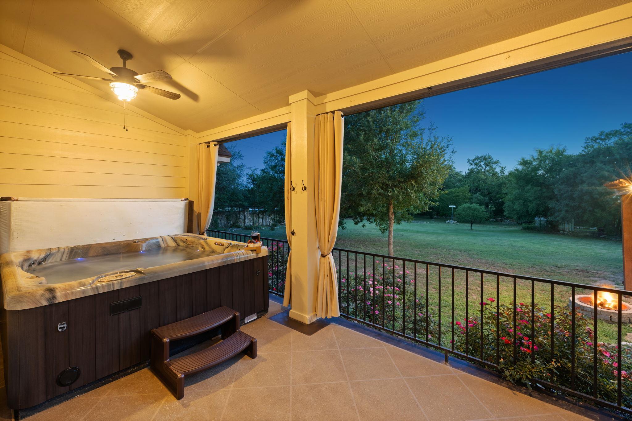 781 Woodland Dr, Driftwood, TX 78619