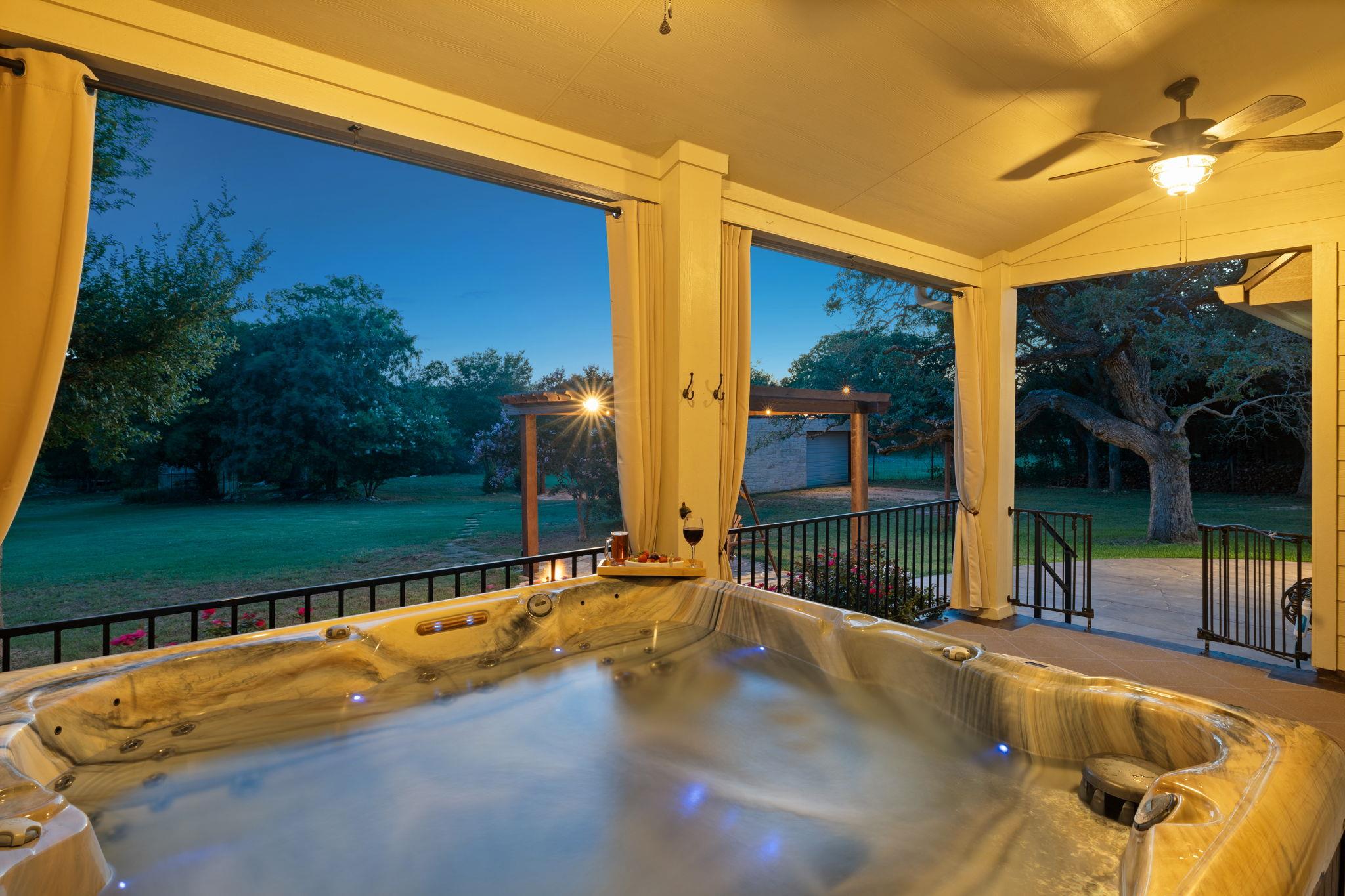 781 Woodland Dr, Driftwood, TX 78619