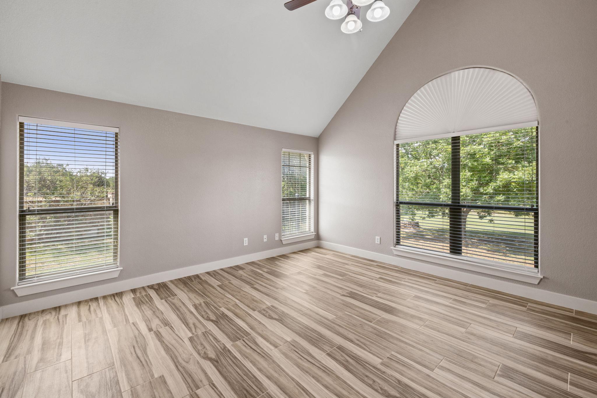 781 Woodland Dr, Driftwood, TX 78619