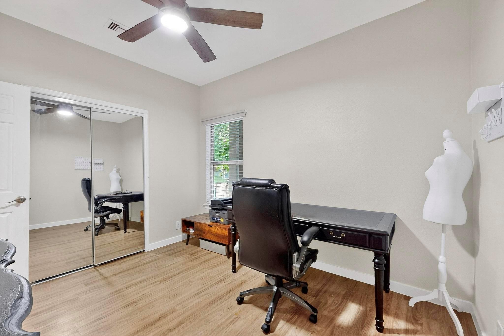 2414 Longview St # 102, Austin, TX 78705