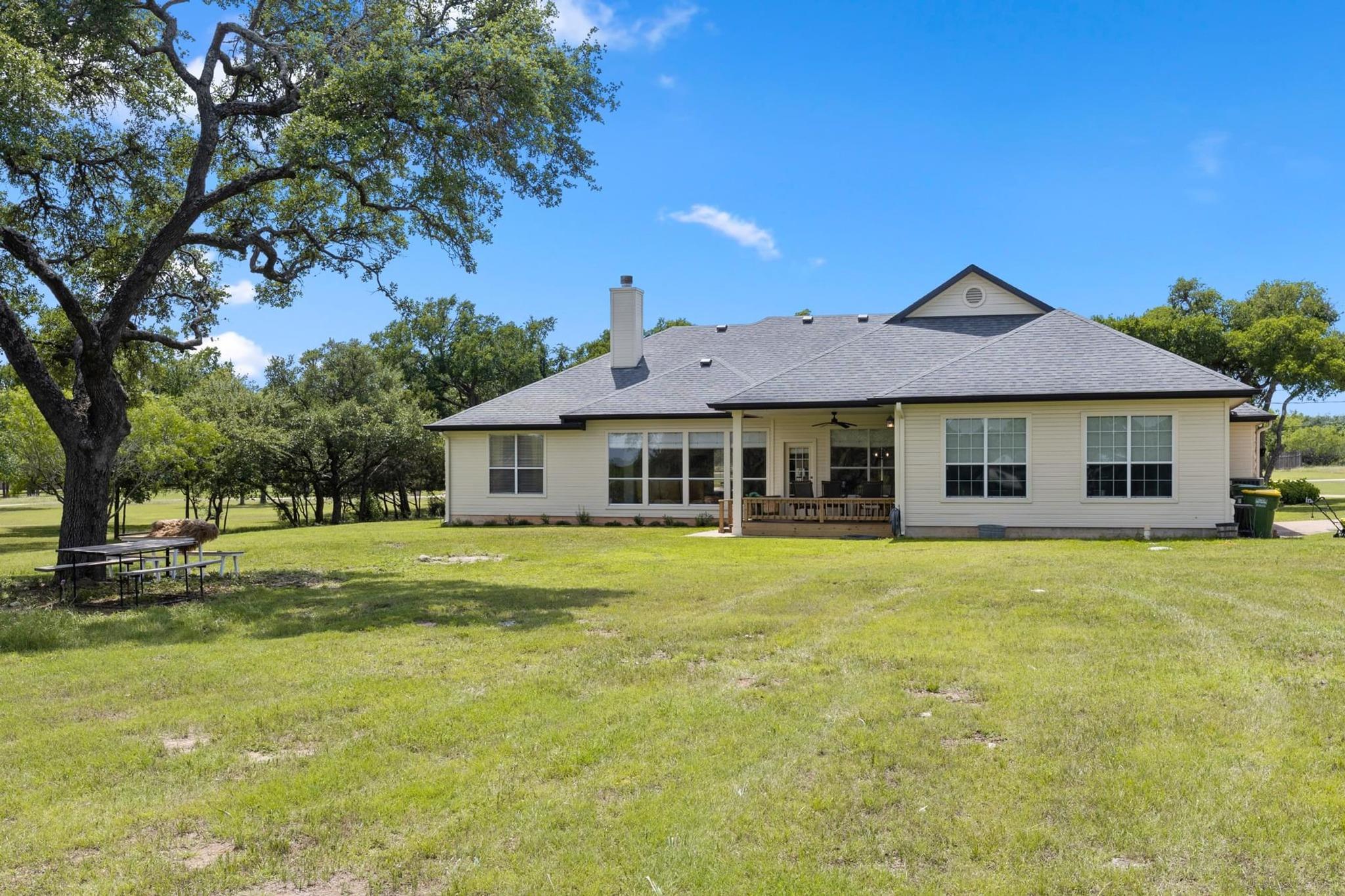 420 Oak Forest Dr, Buda, TX 78610
