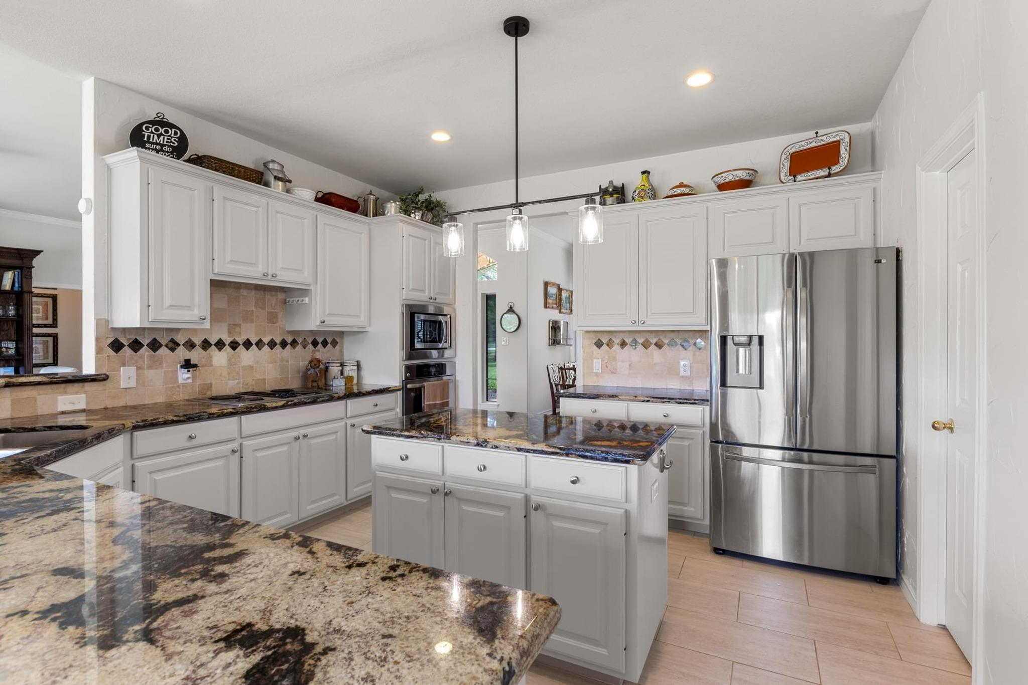 420 Oak Forest Dr, Buda, TX 78610