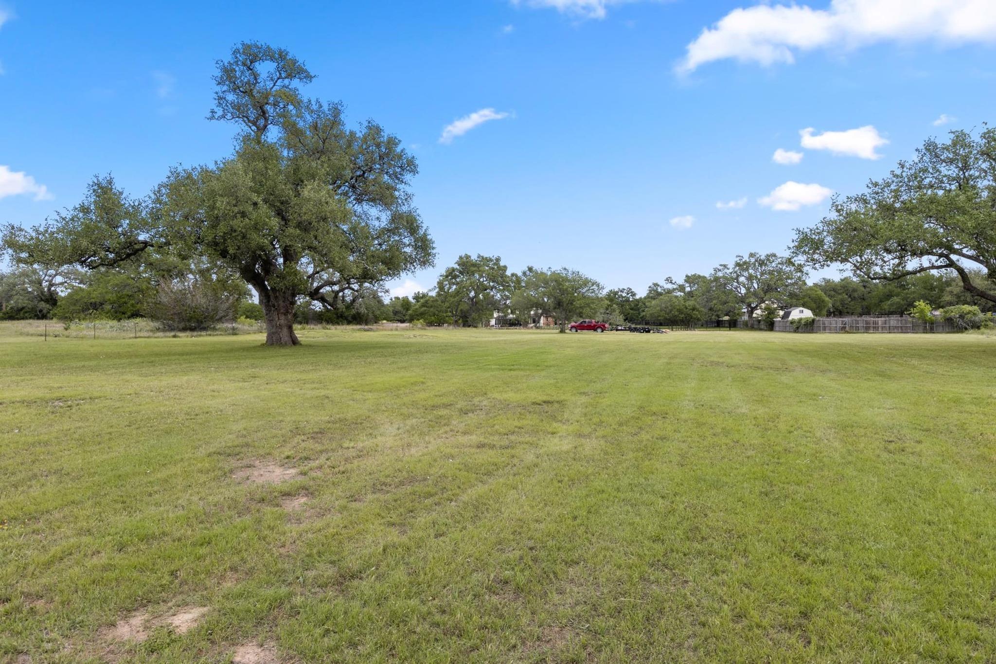 420 Oak Forest Dr, Buda, TX 78610