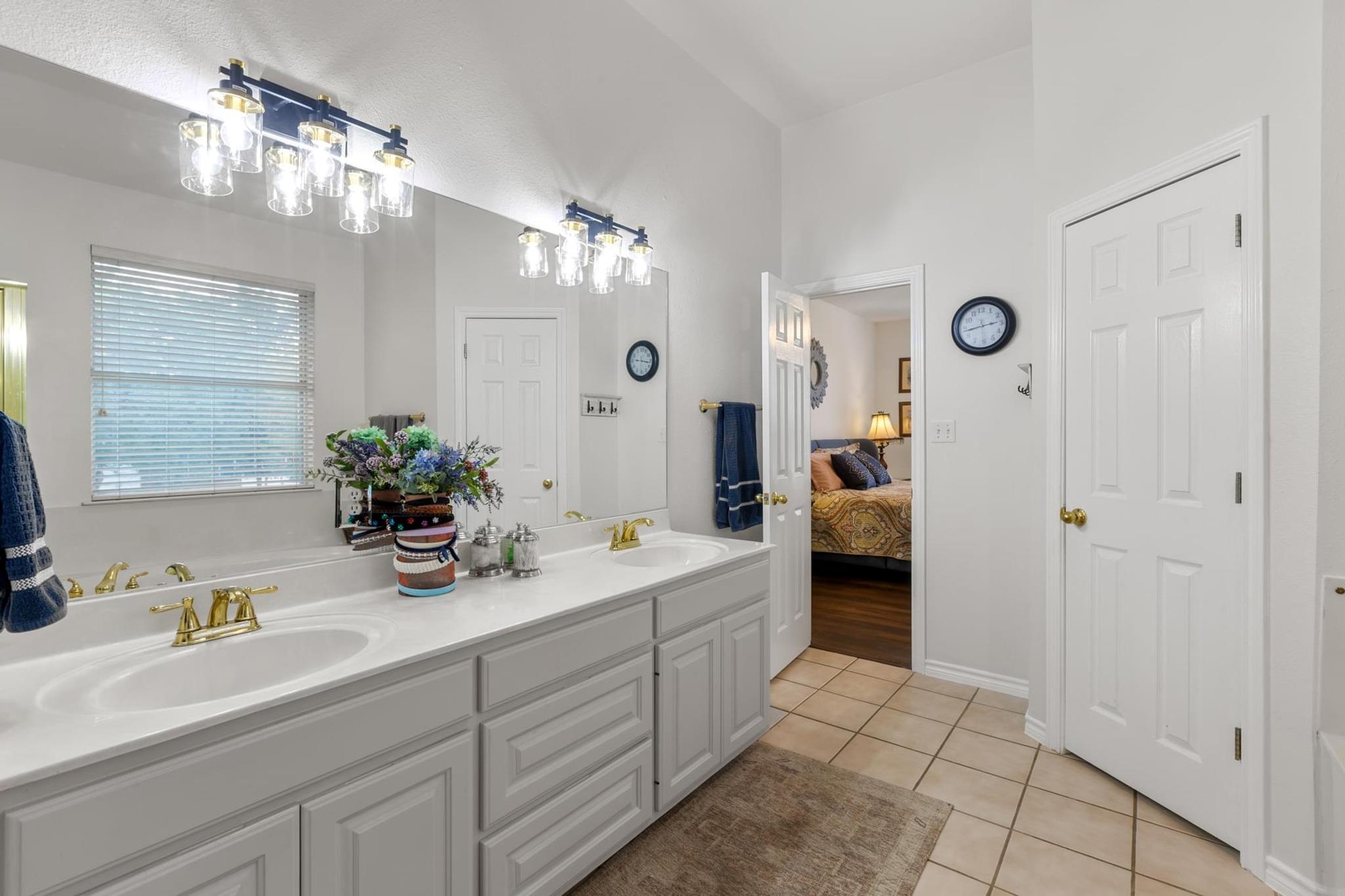 420 Oak Forest Dr, Buda, TX 78610