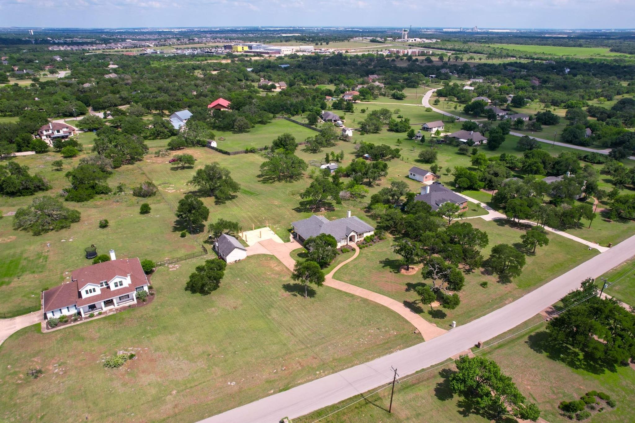 420 Oak Forest Dr, Buda, TX 78610