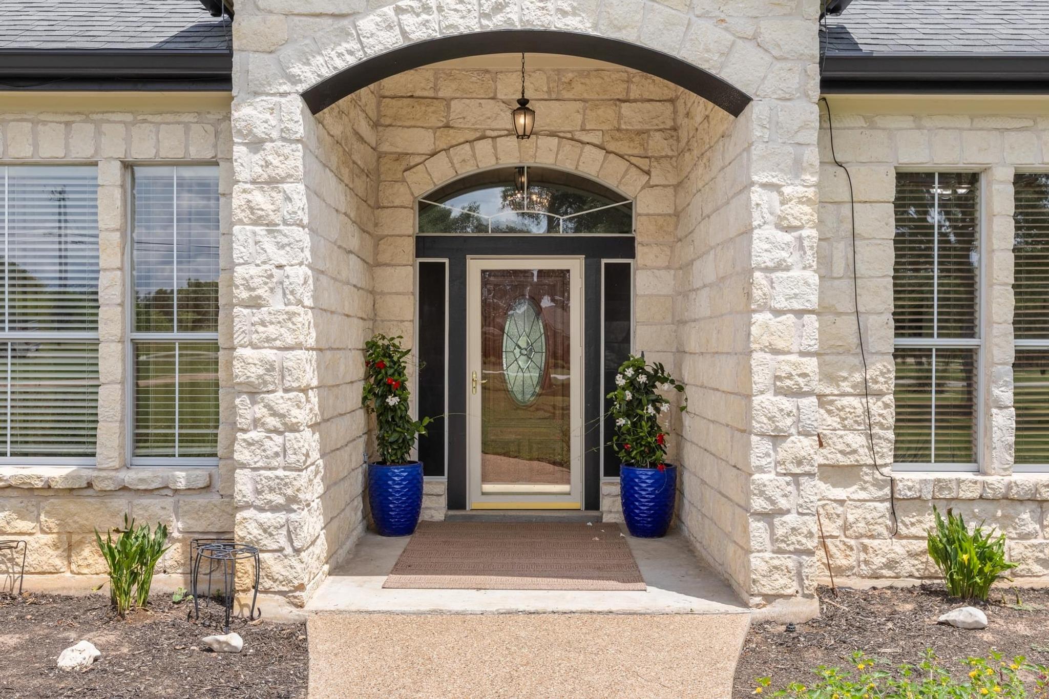 420 Oak Forest Dr, Buda, TX 78610