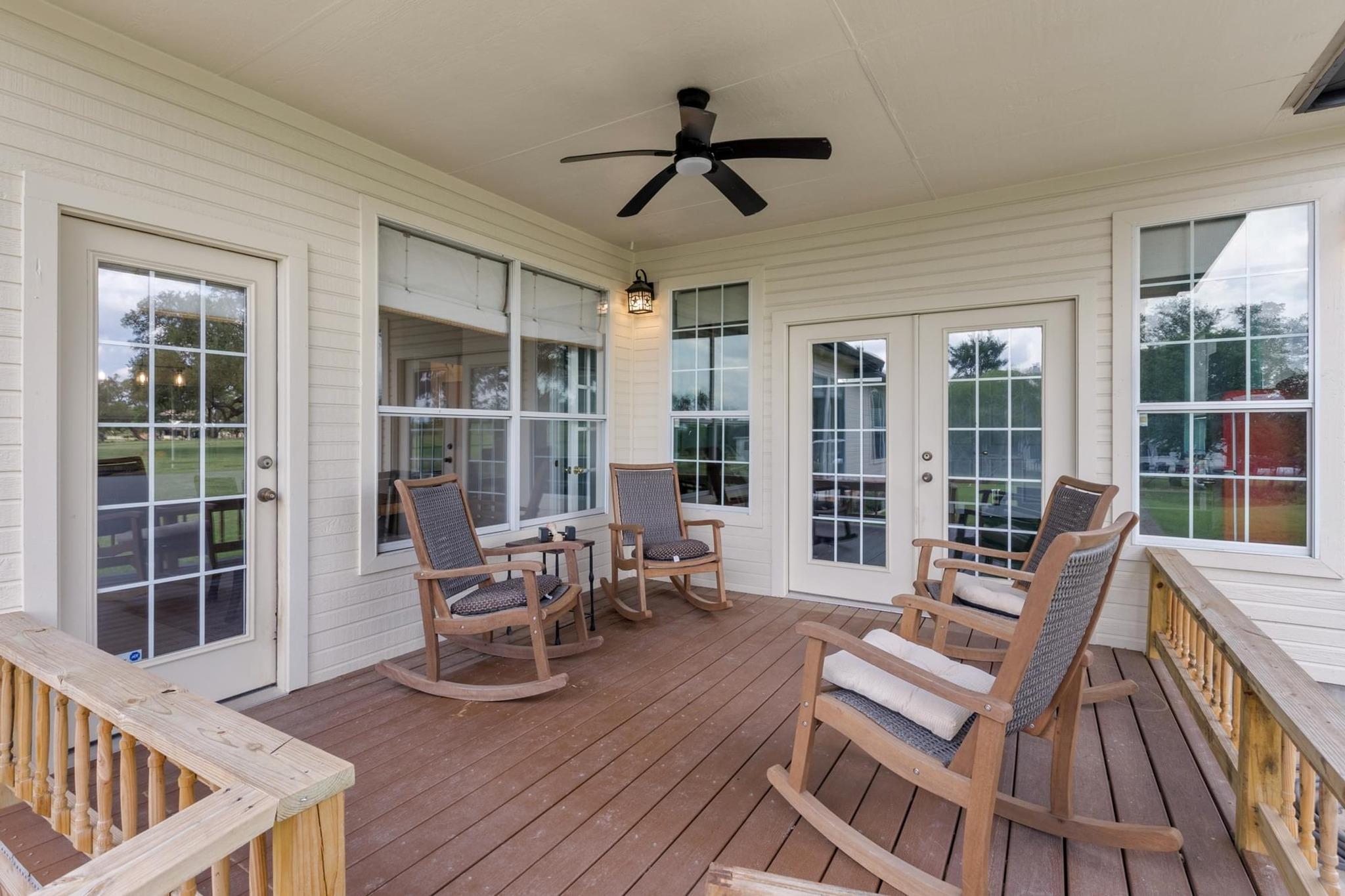 420 Oak Forest Dr, Buda, TX 78610