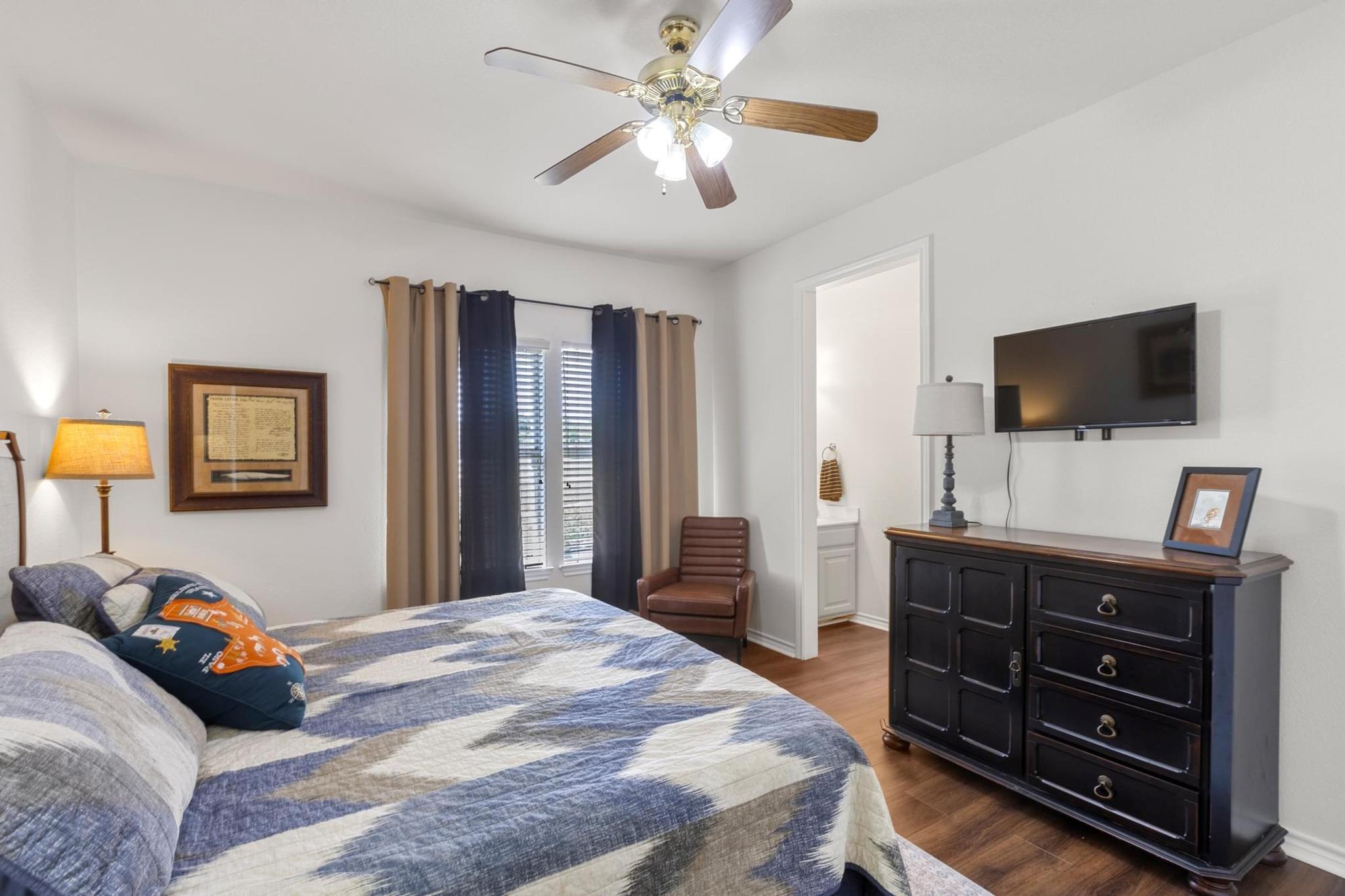 420 Oak Forest Dr, Buda, TX 78610