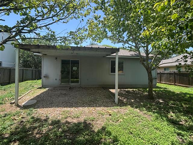 506 Garrett Ct, Hutto, TX 78634