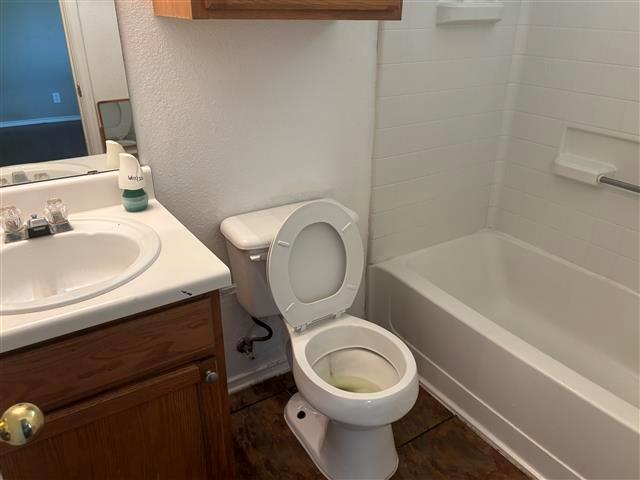 506 Garrett Ct, Hutto, TX 78634
