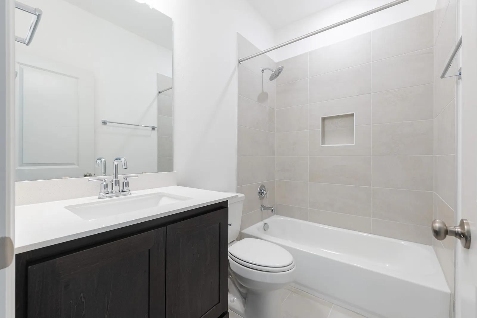 905 South Hemingway Loop, Liberty Hill, TX 78642