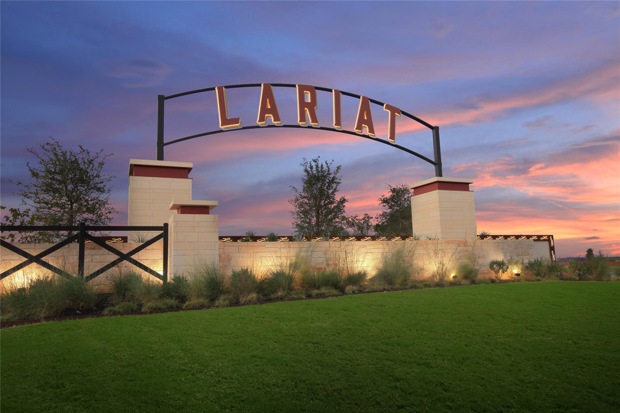 905 South Hemingway Loop, Liberty Hill, TX 78642