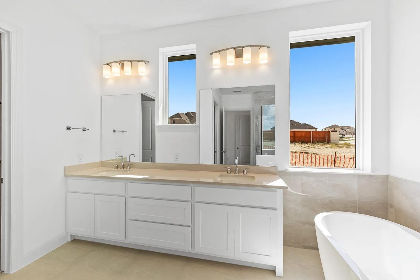 905 South Hemingway Loop, Liberty Hill, TX 78642