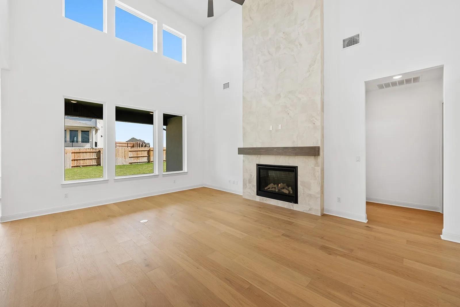 905 South Hemingway Loop, Liberty Hill, TX 78642