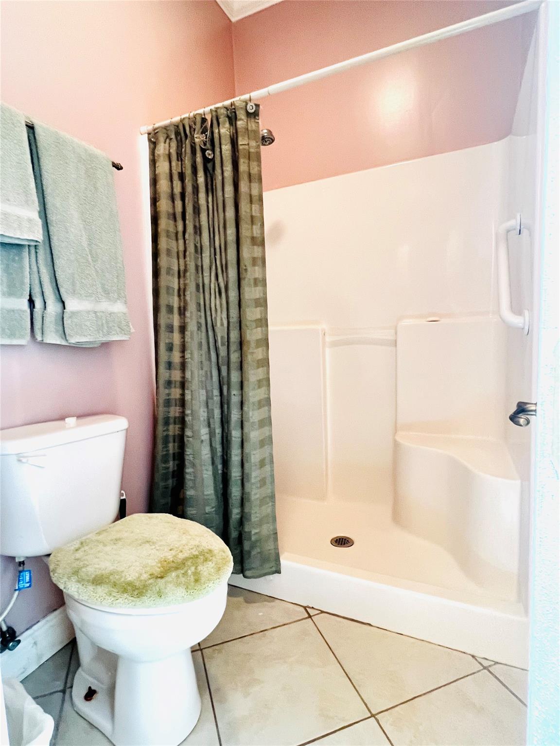 208 E 20th St, Cameron, TX 76520