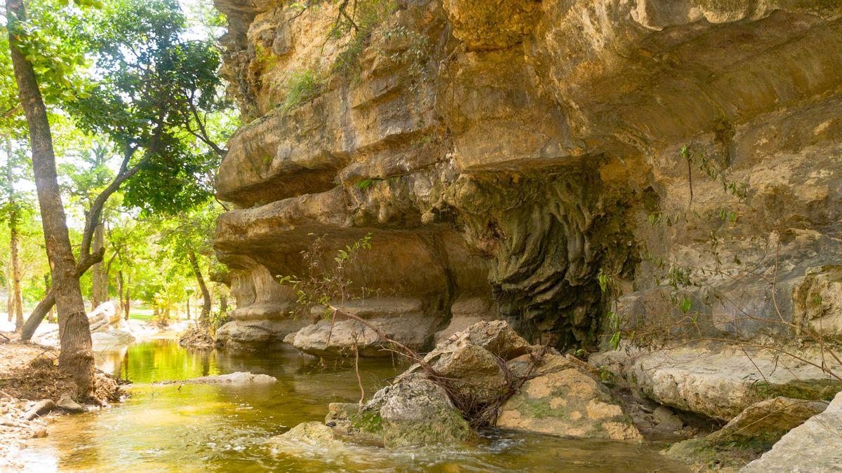 23642 & 23644 Nameless Rd, Leander, TX 78641