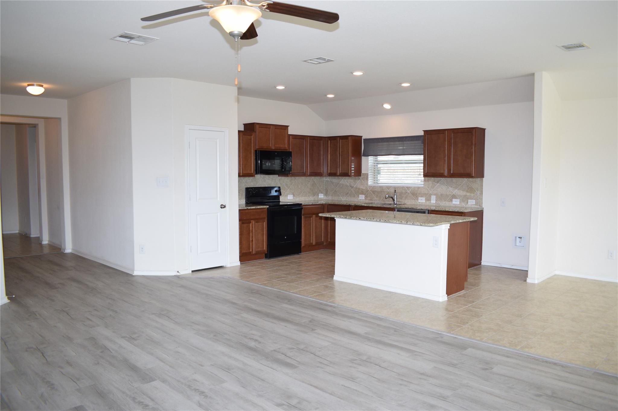 2021 Pitkin Dr, Leander, TX 78641