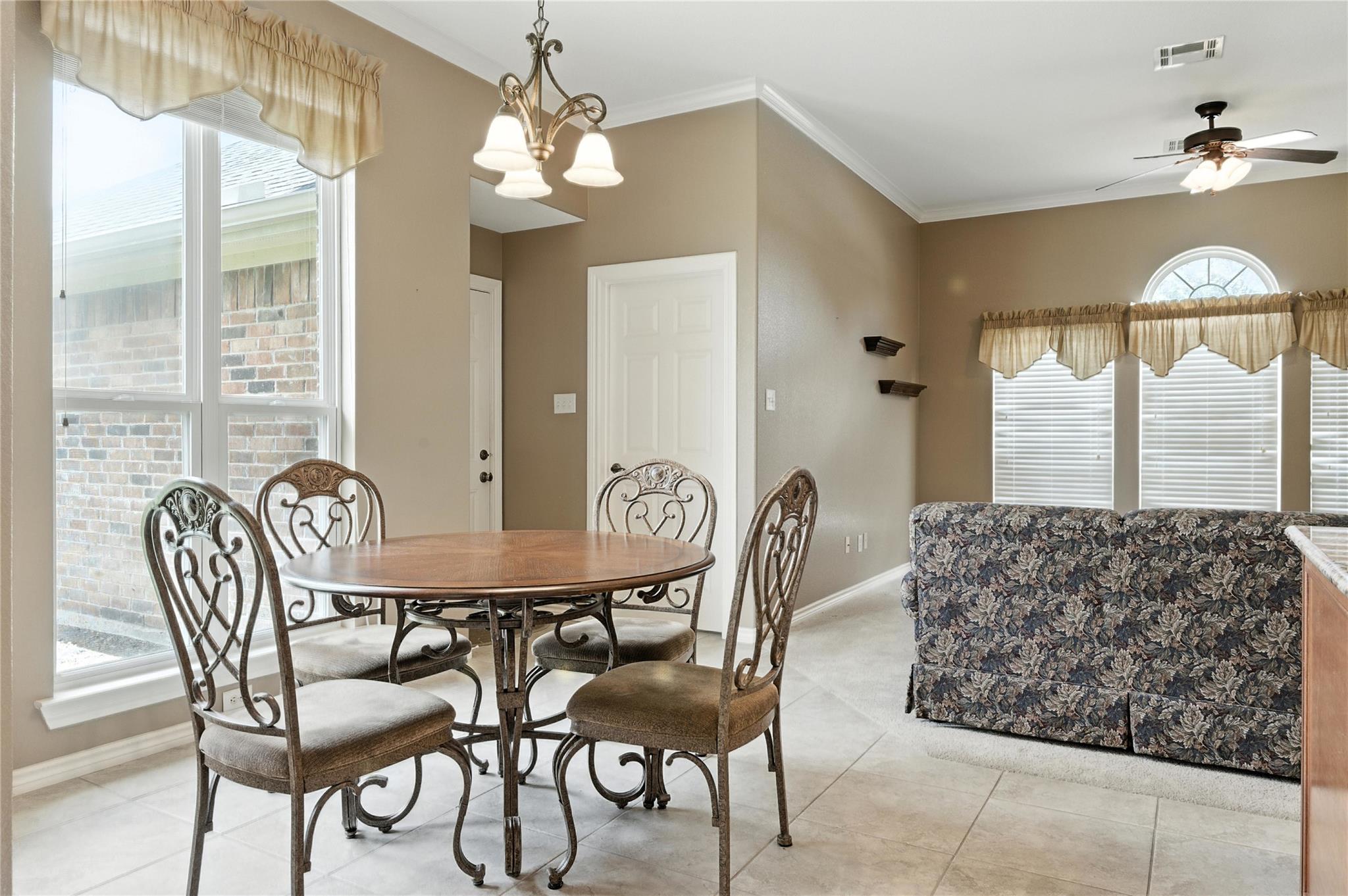 100 Davis Ct, Thorndale, TX 76577