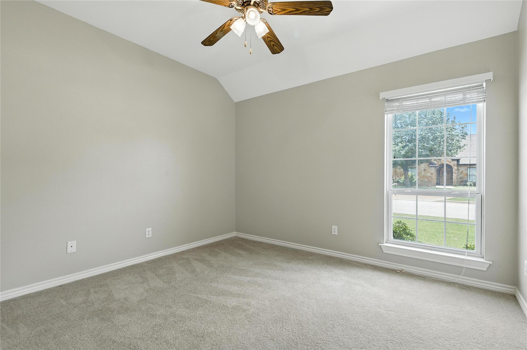 100 Davis Ct, Thorndale, TX 76577