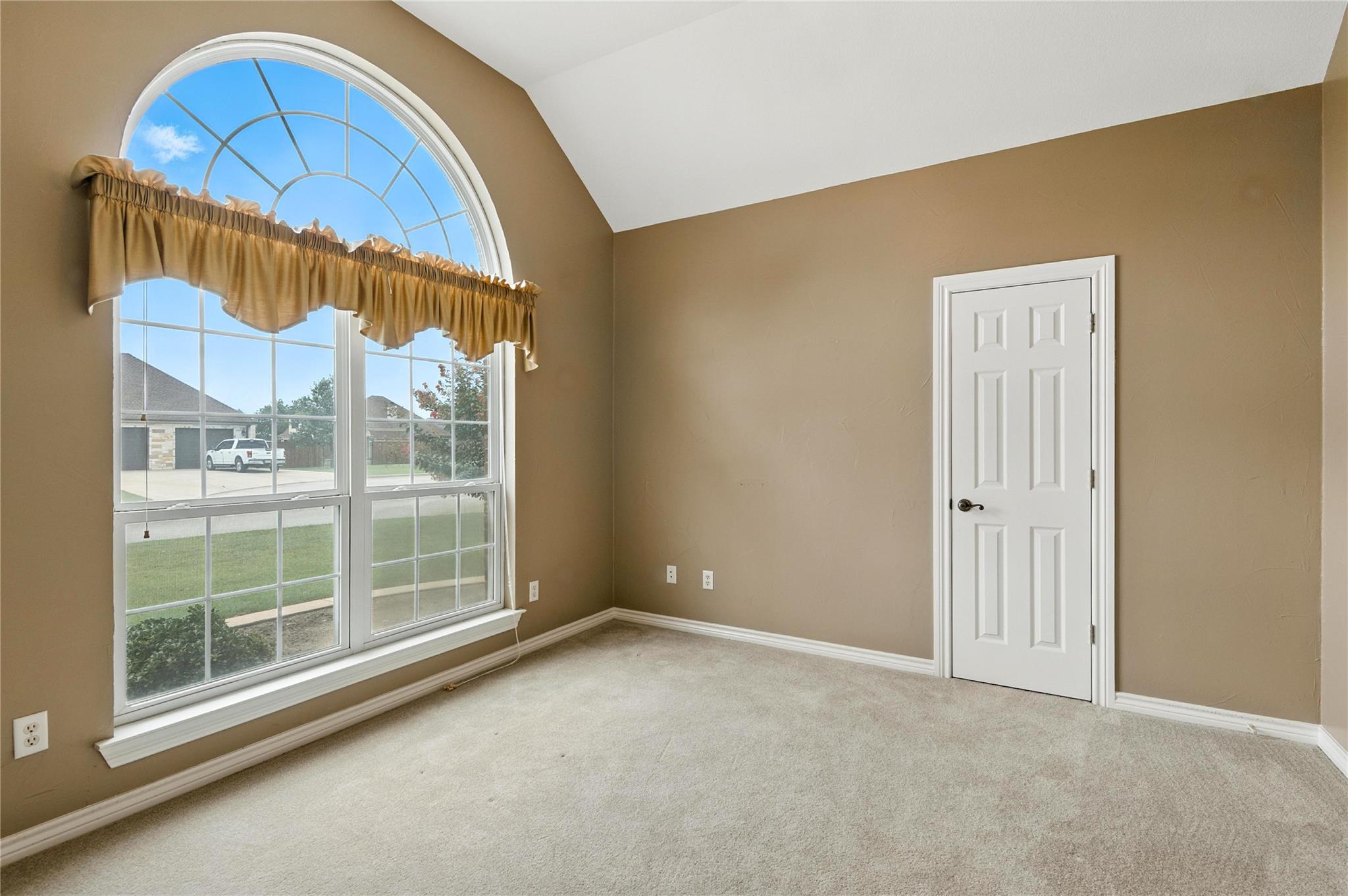 100 Davis Ct, Thorndale, TX 76577