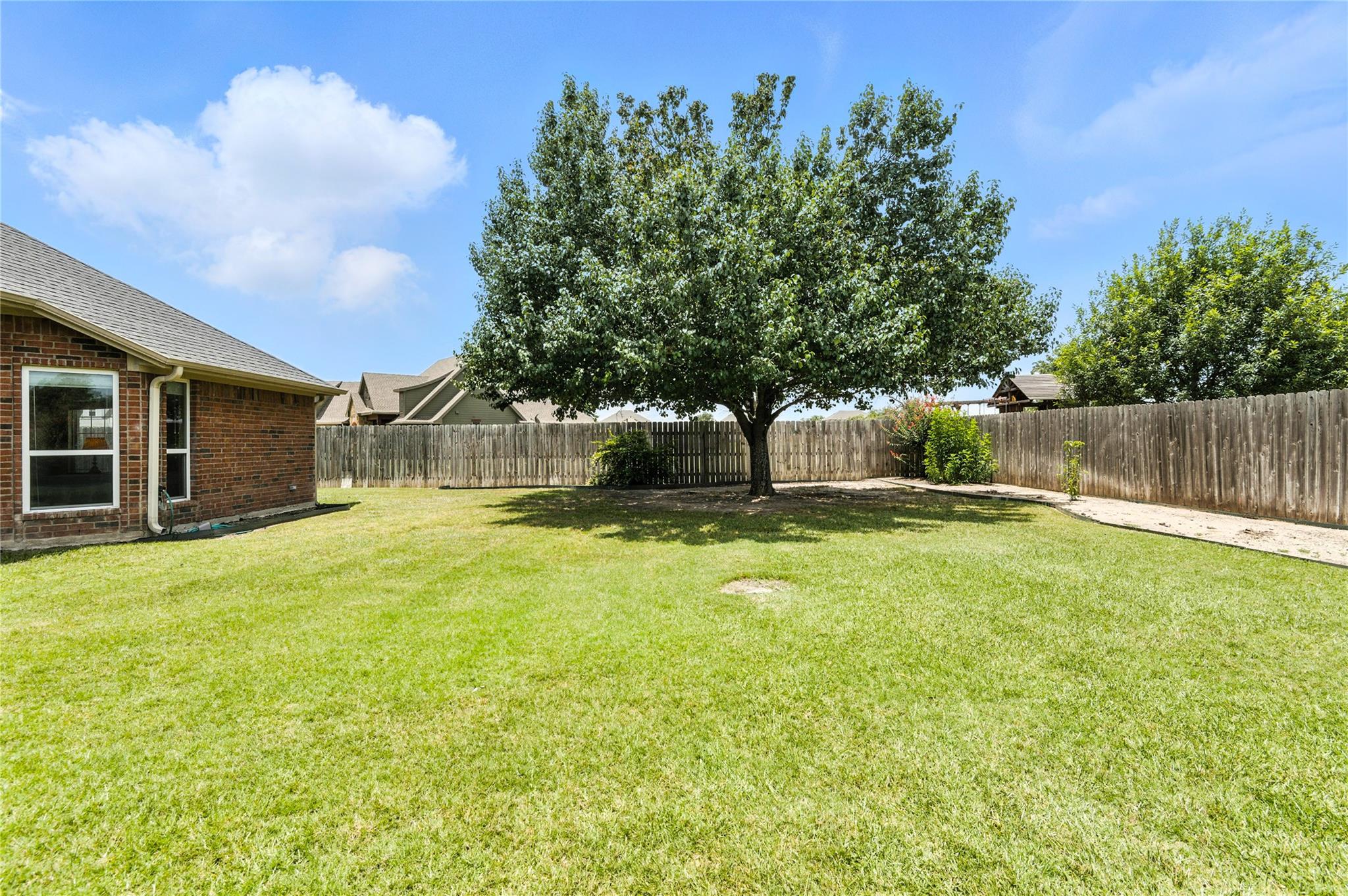 100 Davis Ct, Thorndale, TX 76577