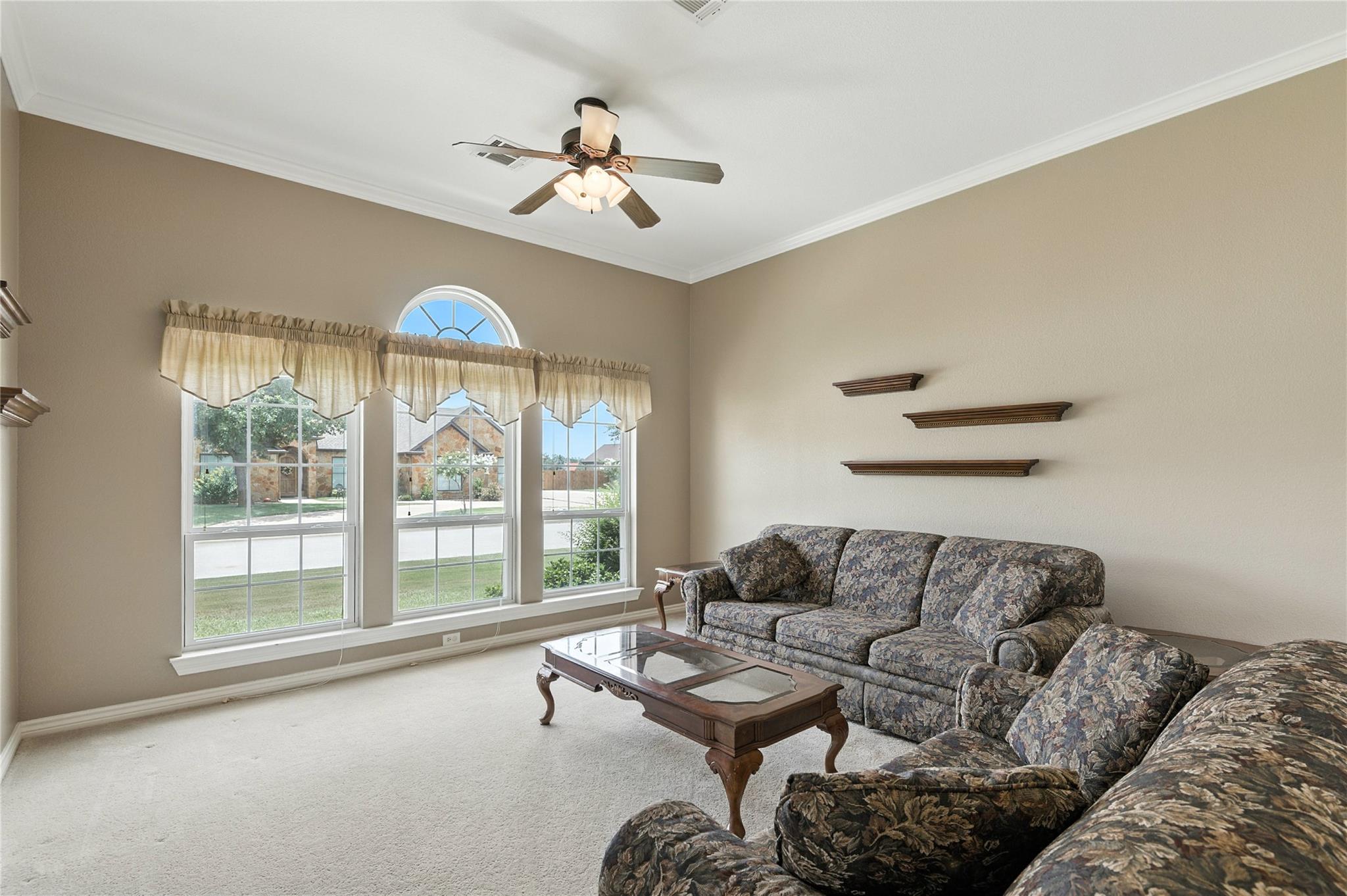 100 Davis Ct, Thorndale, TX 76577