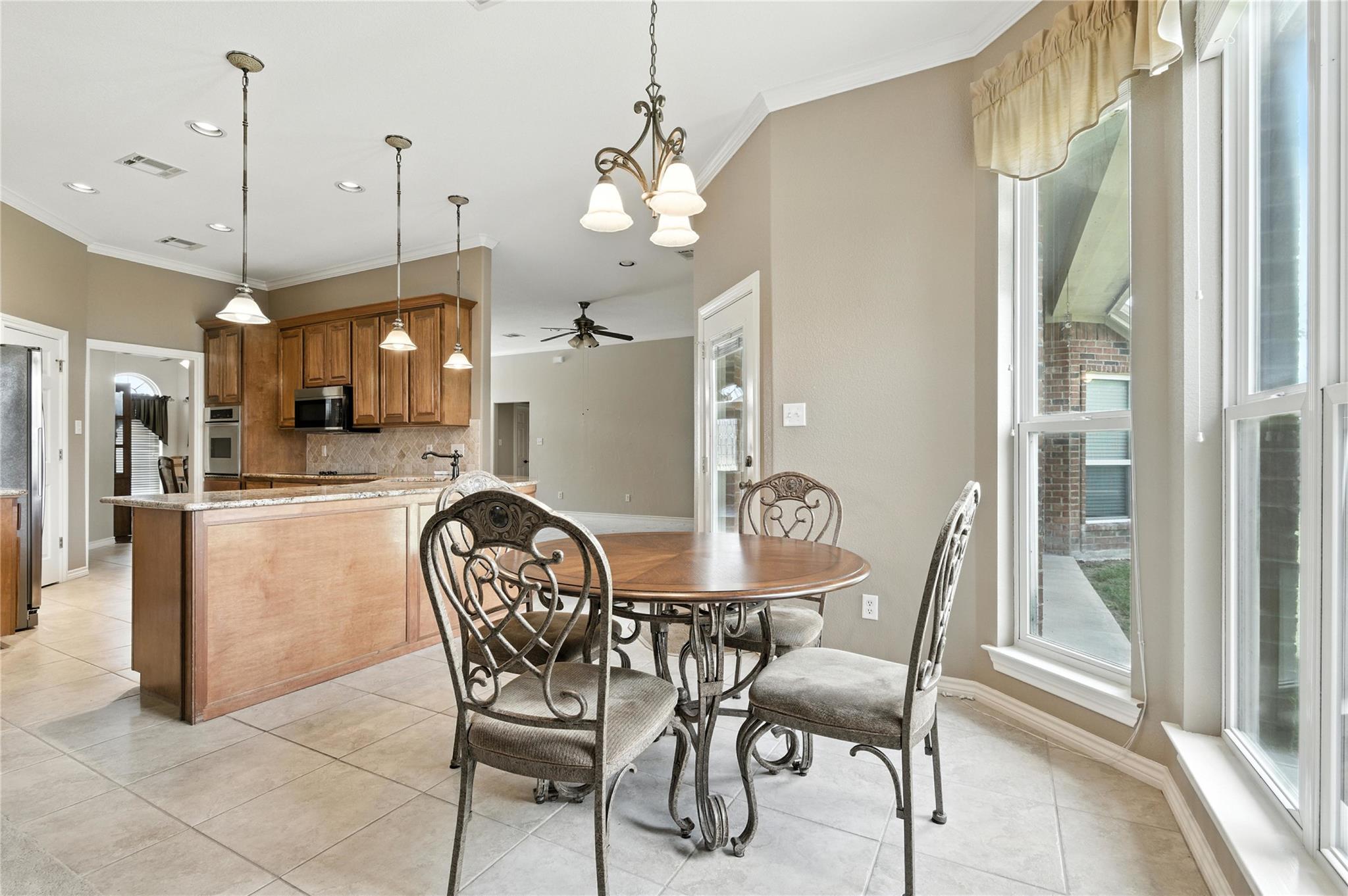 100 Davis Ct, Thorndale, TX 76577