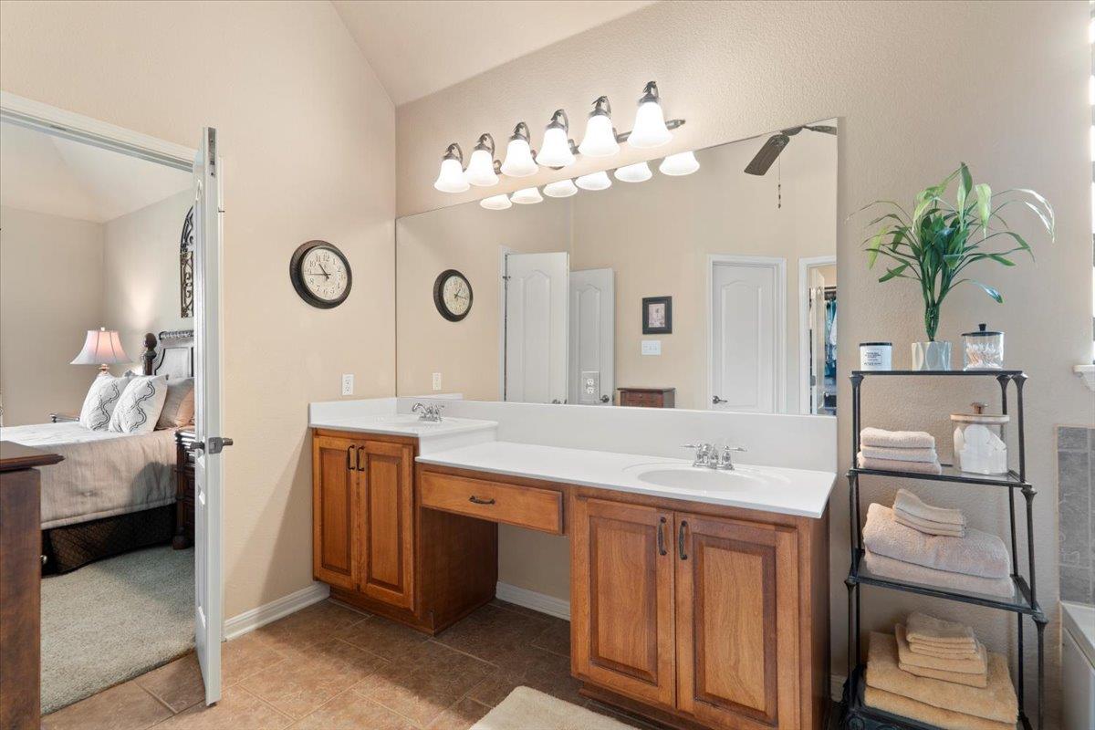 7600 Covered Bridge Dr, Austin, TX 78736