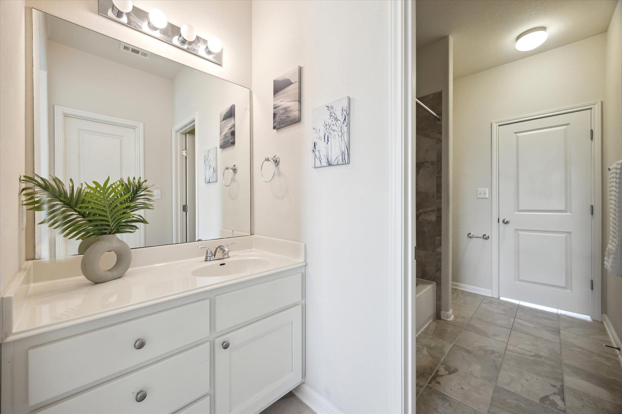 2216 Lookout Knoll Dr, Leander, TX 78641
