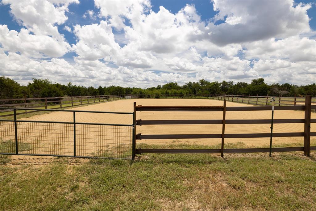 215 Mesa Vista Dr, Leander, TX 78641