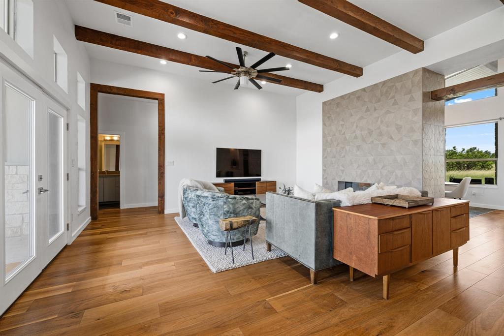 215 Mesa Vista Dr, Leander, TX 78641