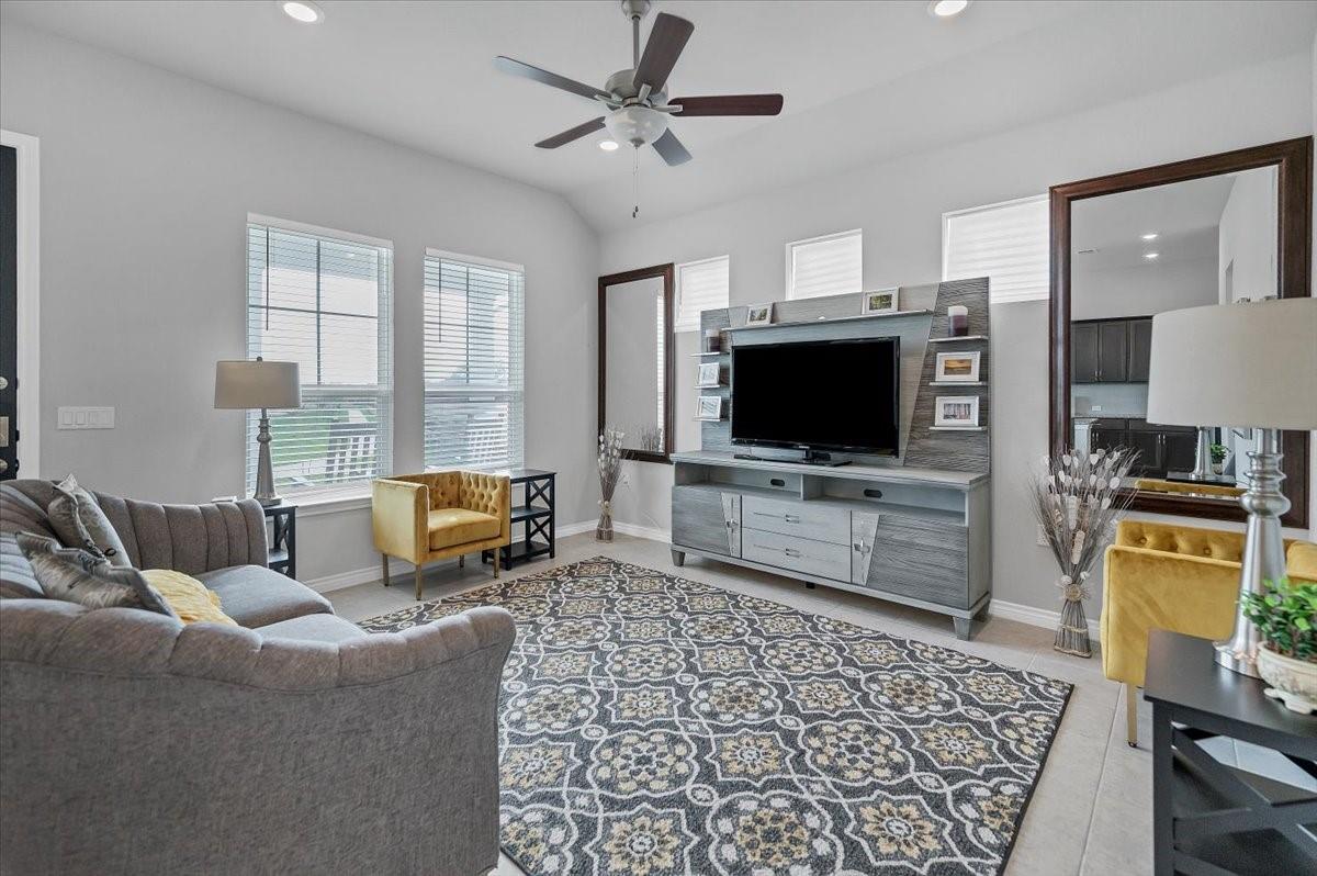 125 Harborside Dr # 102, San Marcos, TX 78666
