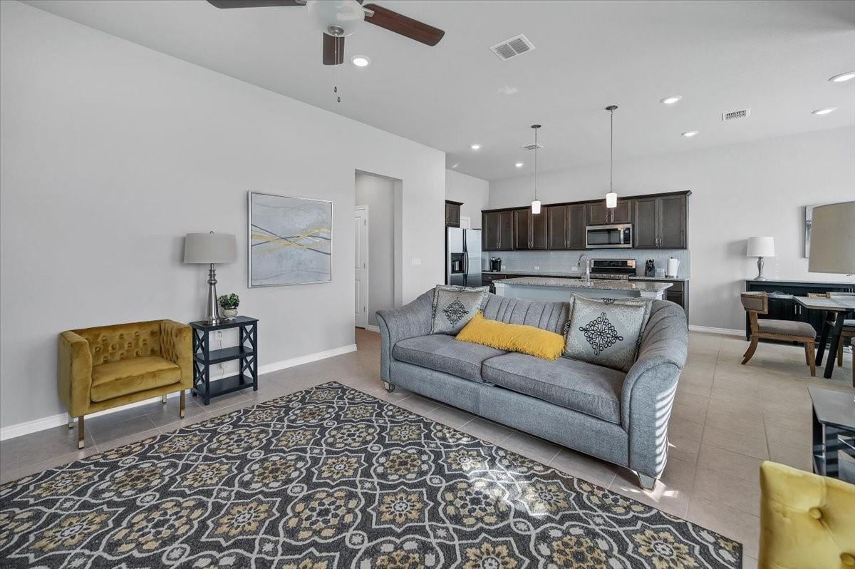 125 Harborside Dr # 102, San Marcos, TX 78666