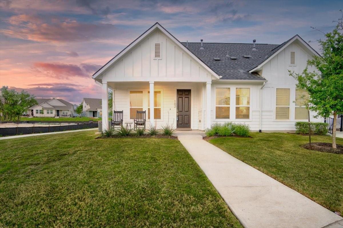 125 Harborside Dr # 102, San Marcos, TX 78666