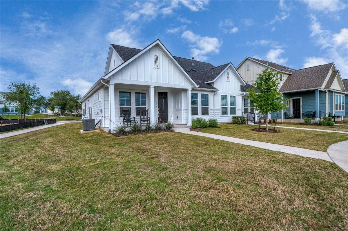 125 Harborside Dr # 102, San Marcos, TX 78666