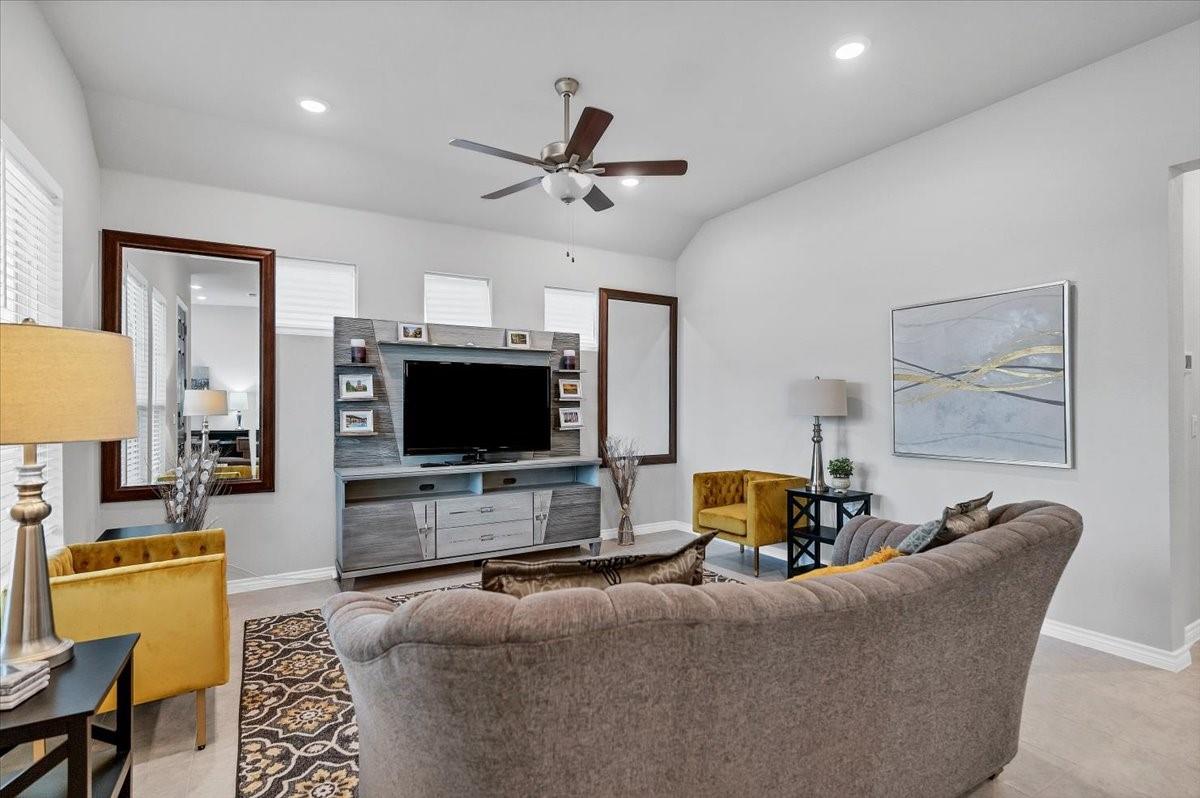 125 Harborside Dr # 102, San Marcos, TX 78666