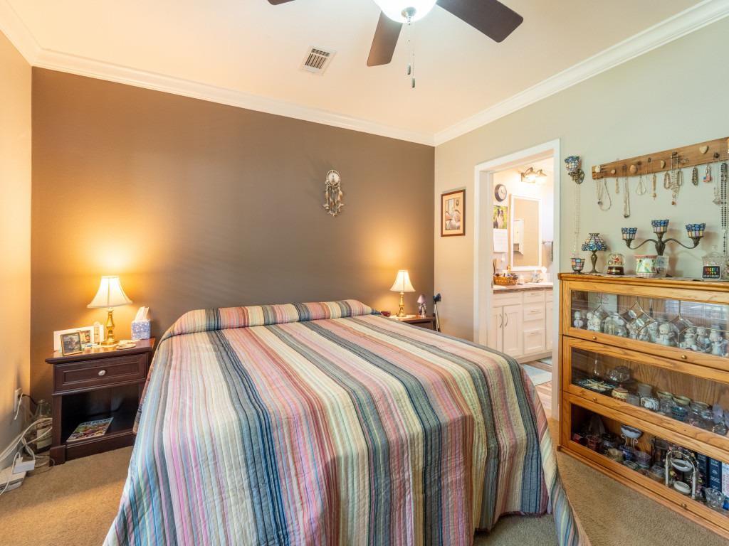 4220 Old McMahan Rd, Lockhart, TX 78644