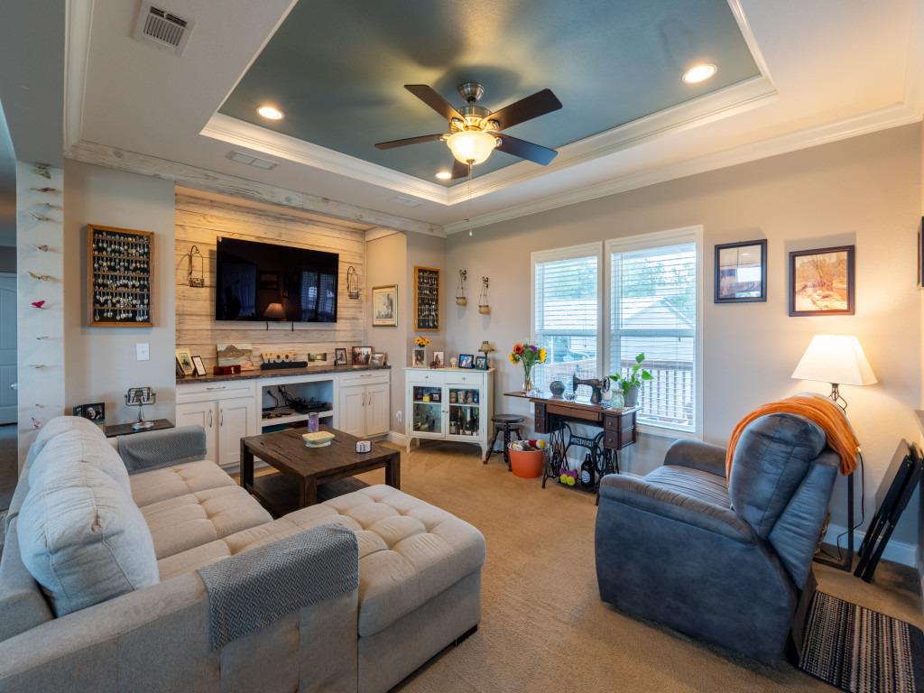 4220 Old McMahan Rd, Lockhart, TX 78644