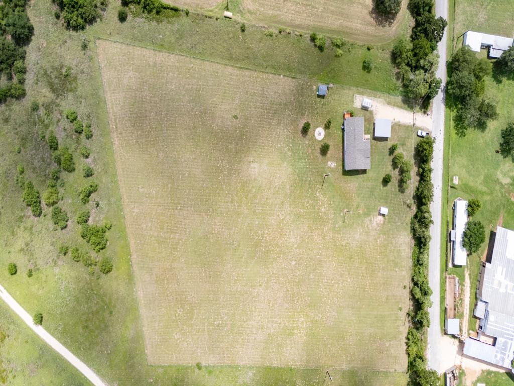4220 Old McMahan Rd, Lockhart, TX 78644