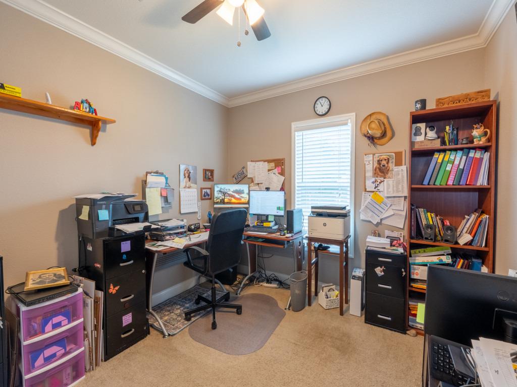 4220 Old McMahan Rd, Lockhart, TX 78644