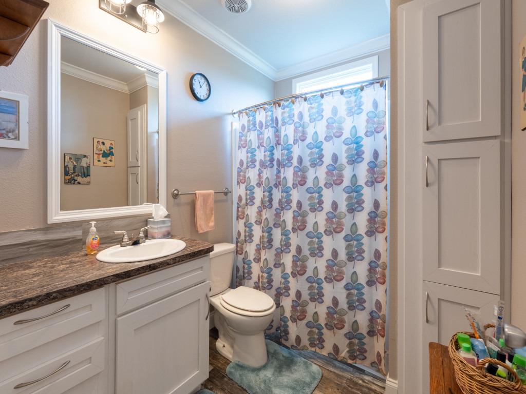 4220 Old McMahan Rd, Lockhart, TX 78644