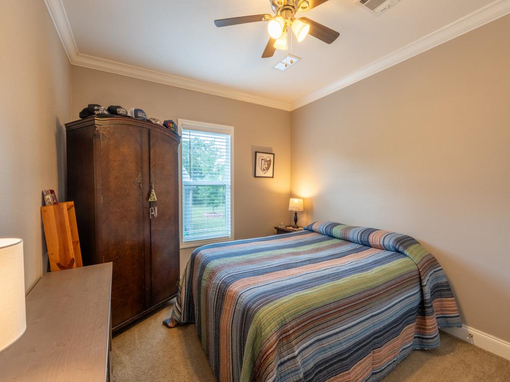 4220 Old McMahan Rd, Lockhart, TX 78644