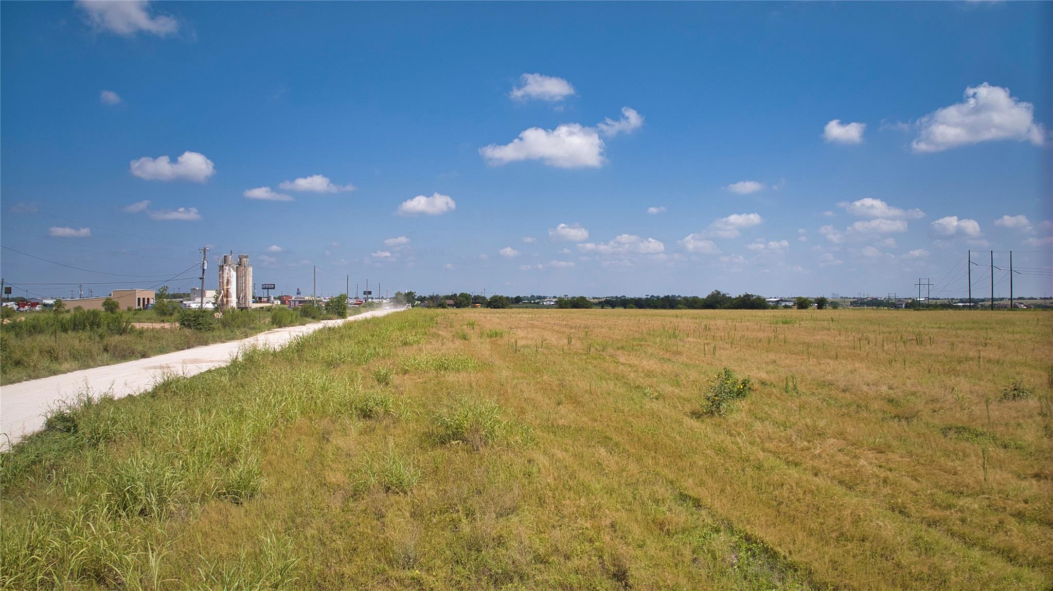 35 IH, Jarrell, TX 76537