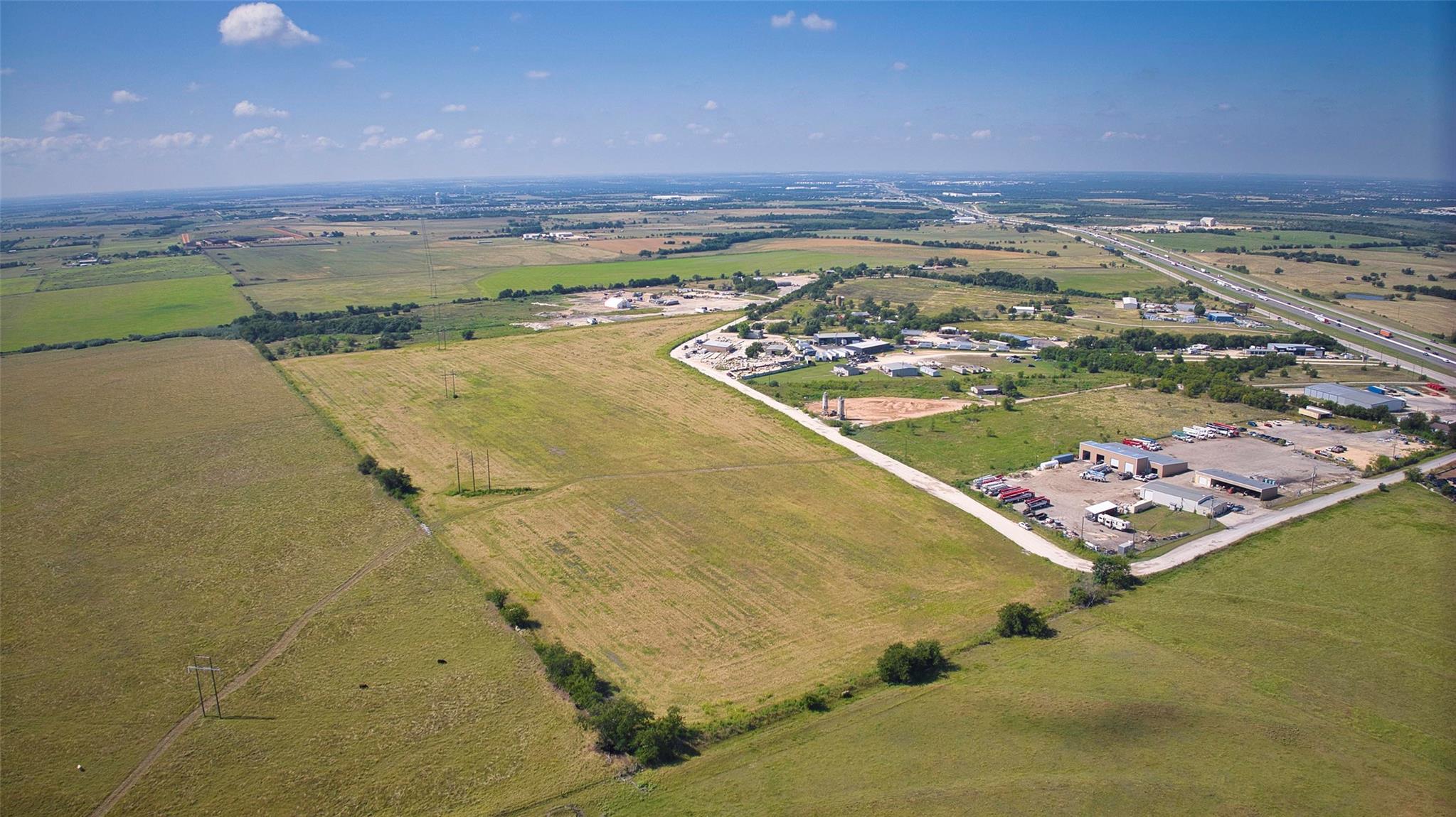 35 IH, Jarrell, TX 76537