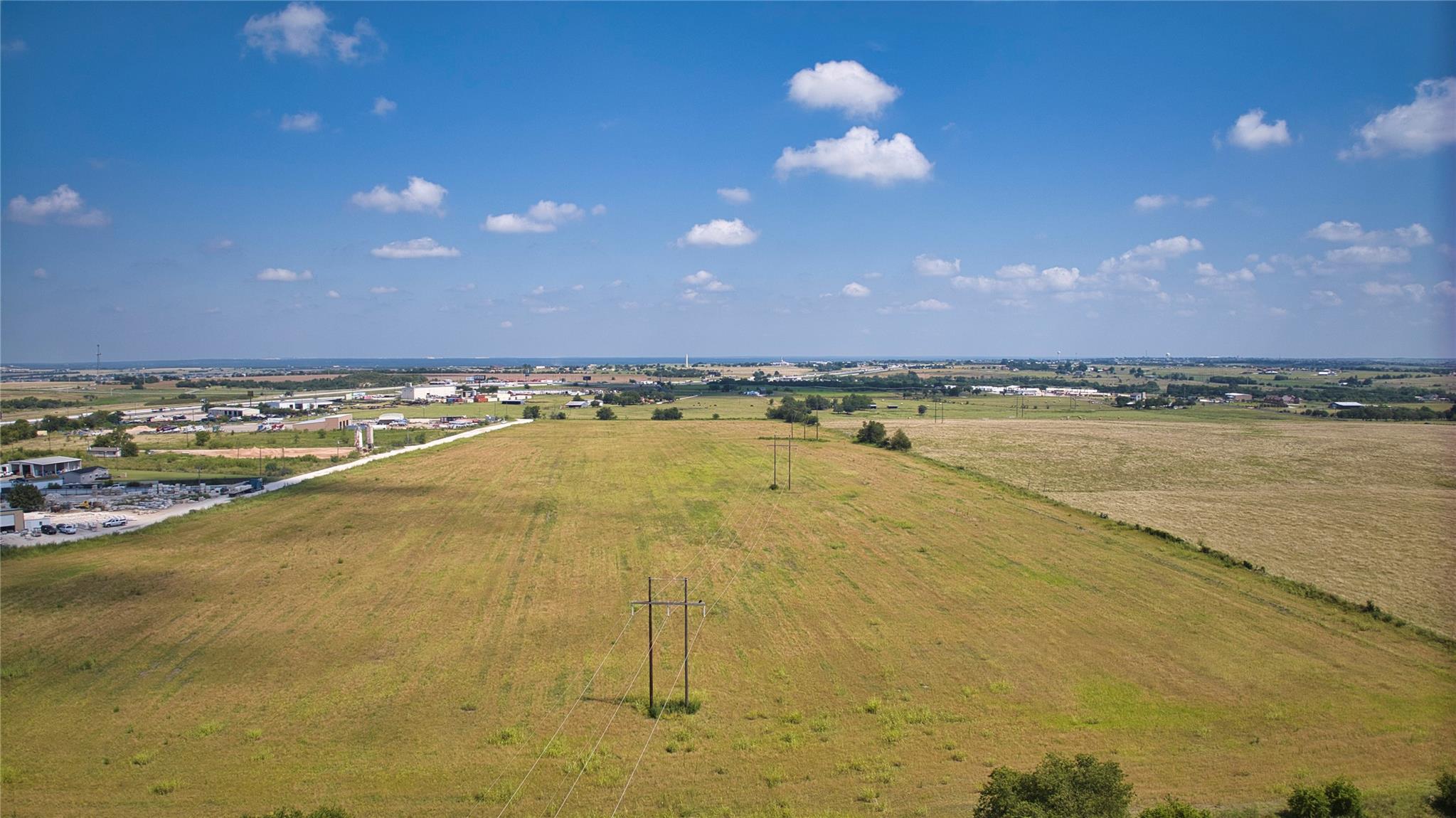 35 IH, Jarrell, TX 76537