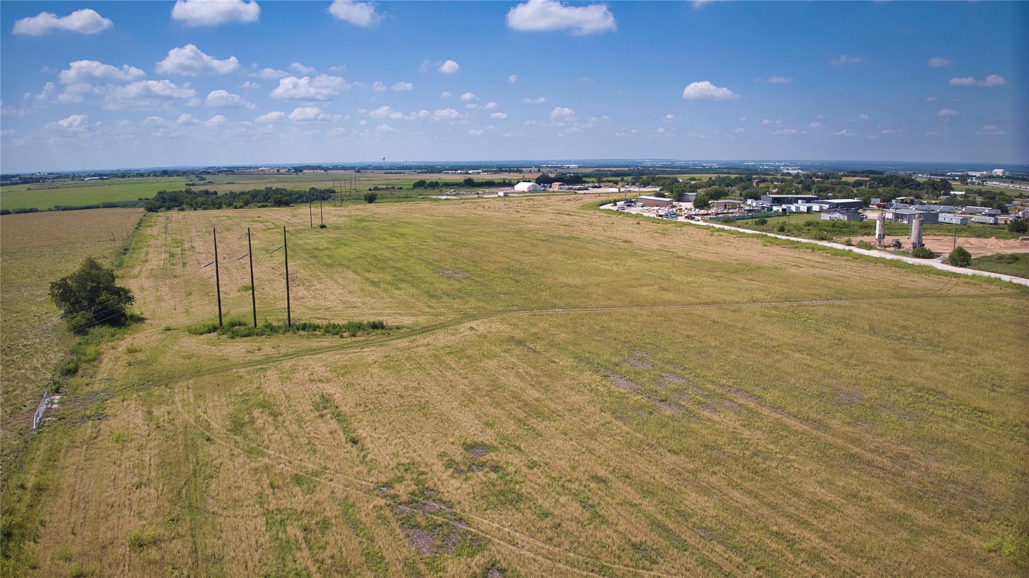 35 IH, Jarrell, TX 76537