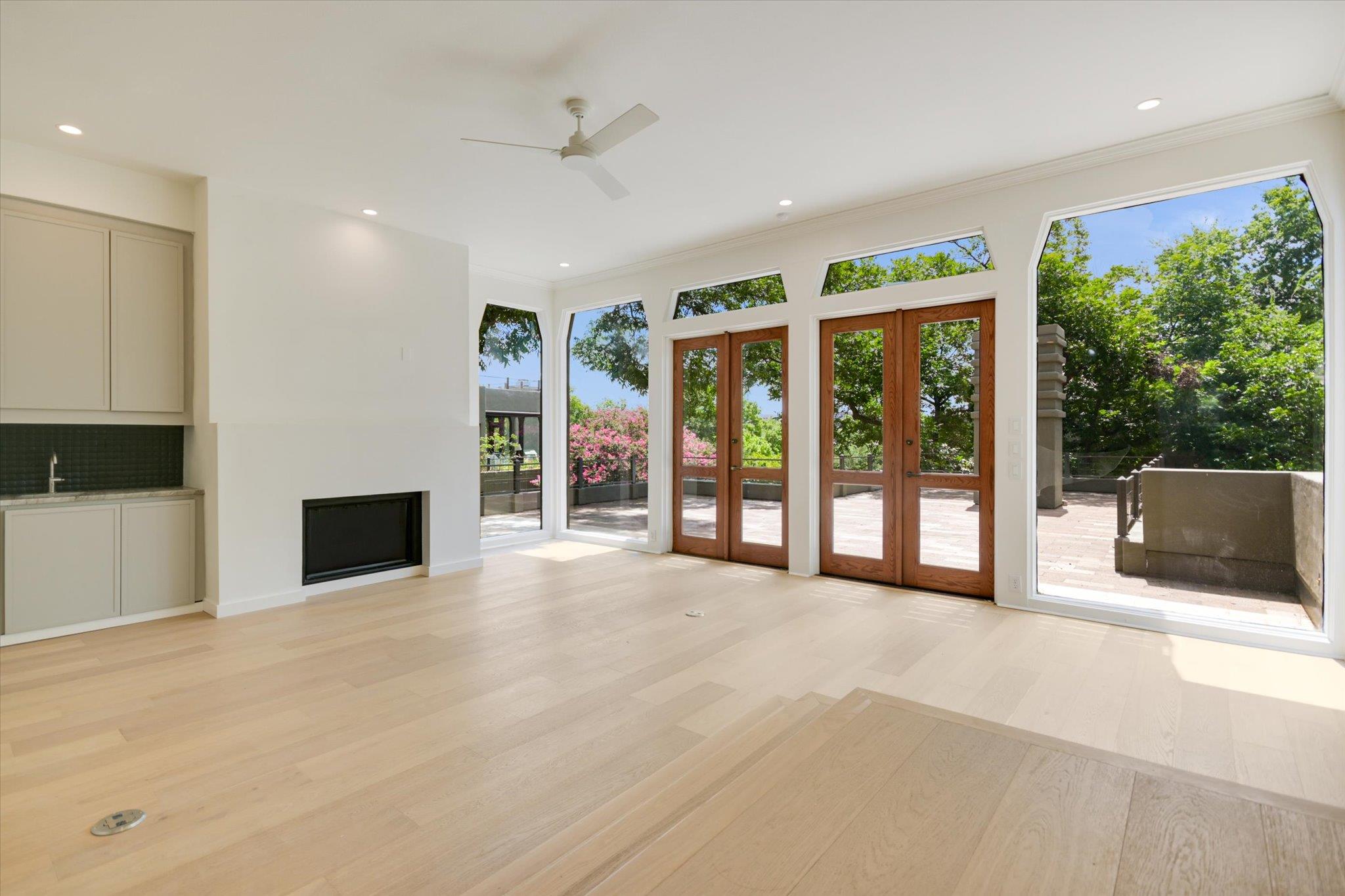 1111 W 12th St # 118, Austin, TX 78703