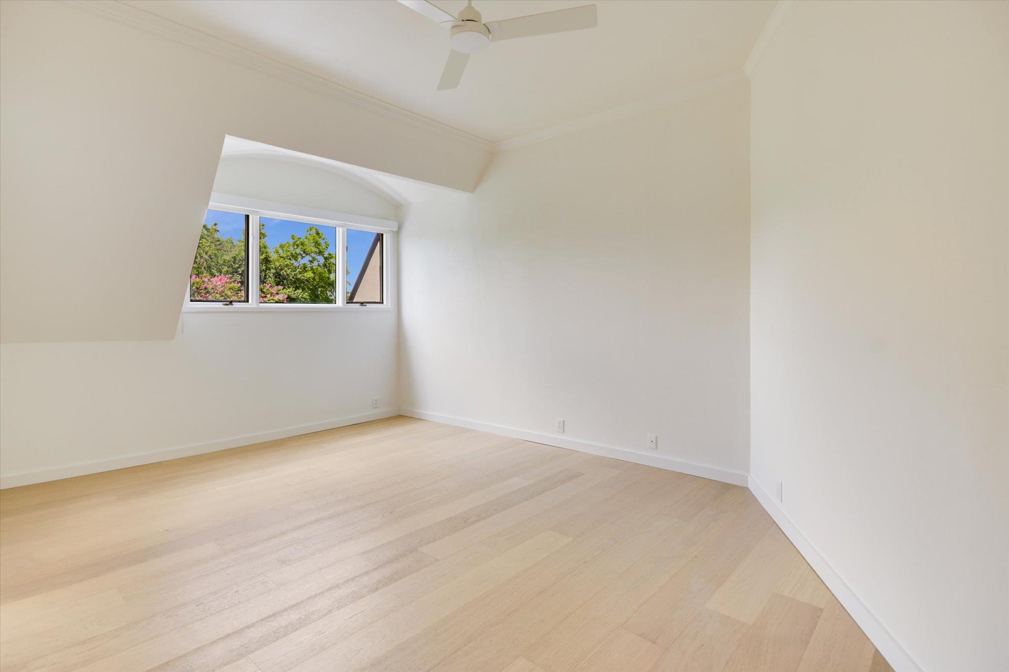 1111 W 12th St # 118, Austin, TX 78703